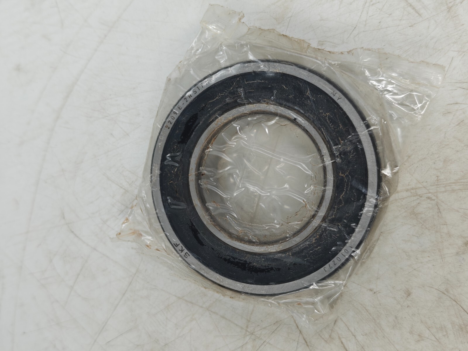 2209 E-2RSTN9 SKF Double Row Self-Aligning Ball Bearing 2209E-2RS1TN9 45x85x23mm