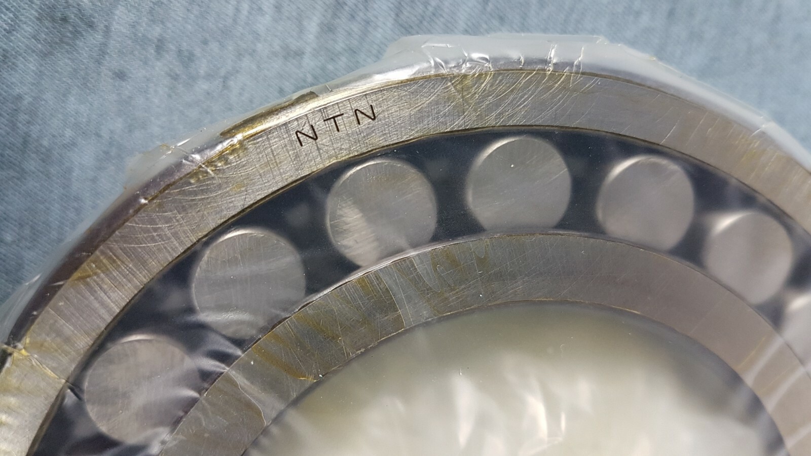 NTN LH-22215BKD1C3 Spherical Roller Bearing – Unused