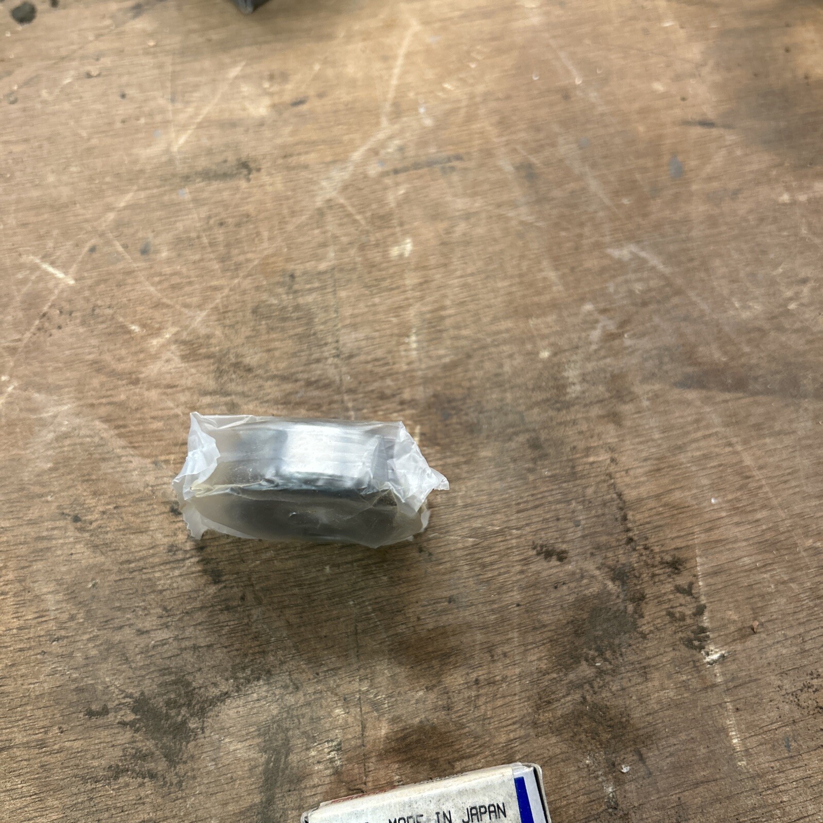 NSK 6300 VV CE BALL BEARING, RUBBER SEALED 10x35x11mm 6300 6300VV *AV2S5