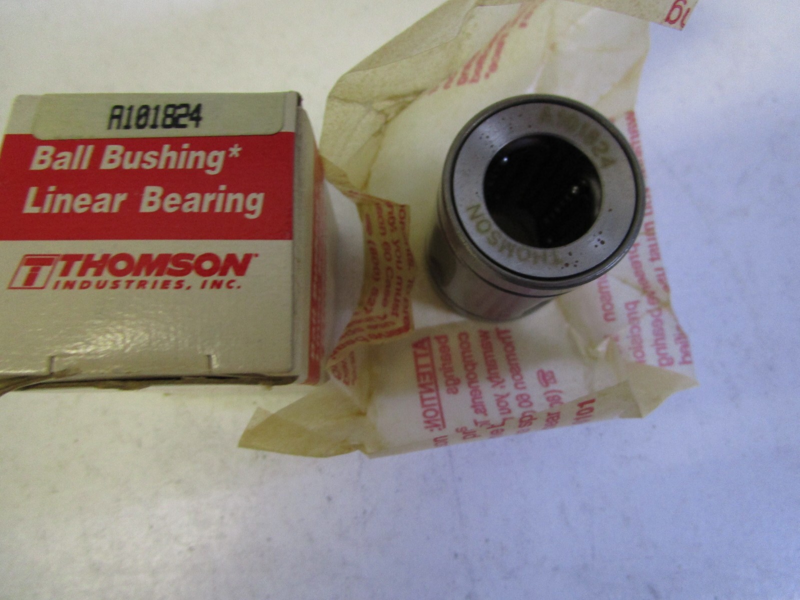 THOMPSON INDUSTRIES A101824 LINEAR BEARING FREE SHIPPING!!!!!