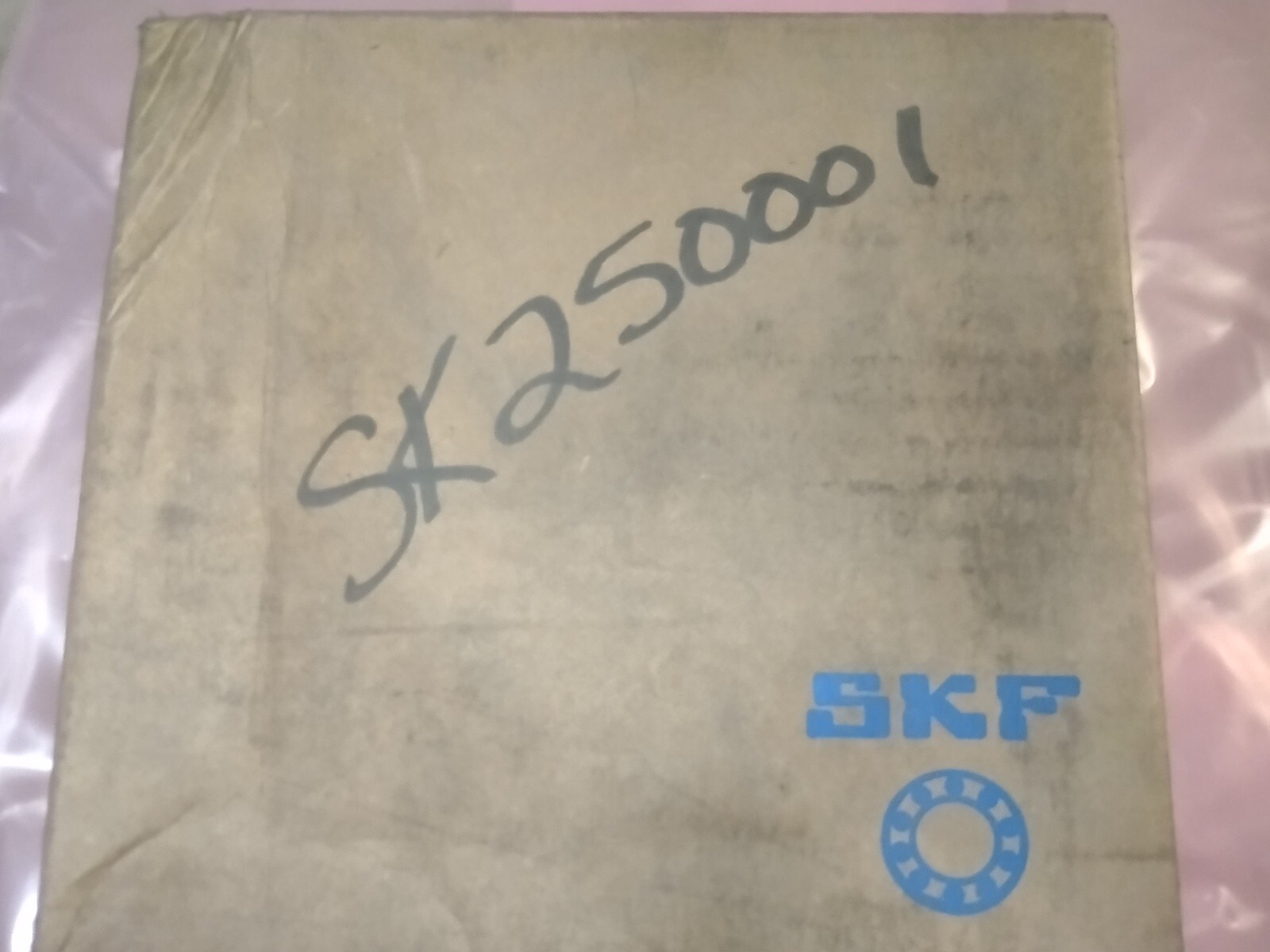 SKF 23120 CC/C3W33 Spherical Roller Bearing, 3.937″ Bore, 6.496″ OD, 2.047″ Wide