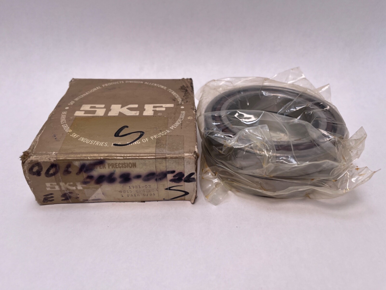 SKF 7015-CD/P4DGA Angular Bearing 75x115x20 mm 7015C 7015-C-P4-DGA Italy 2 Pcs