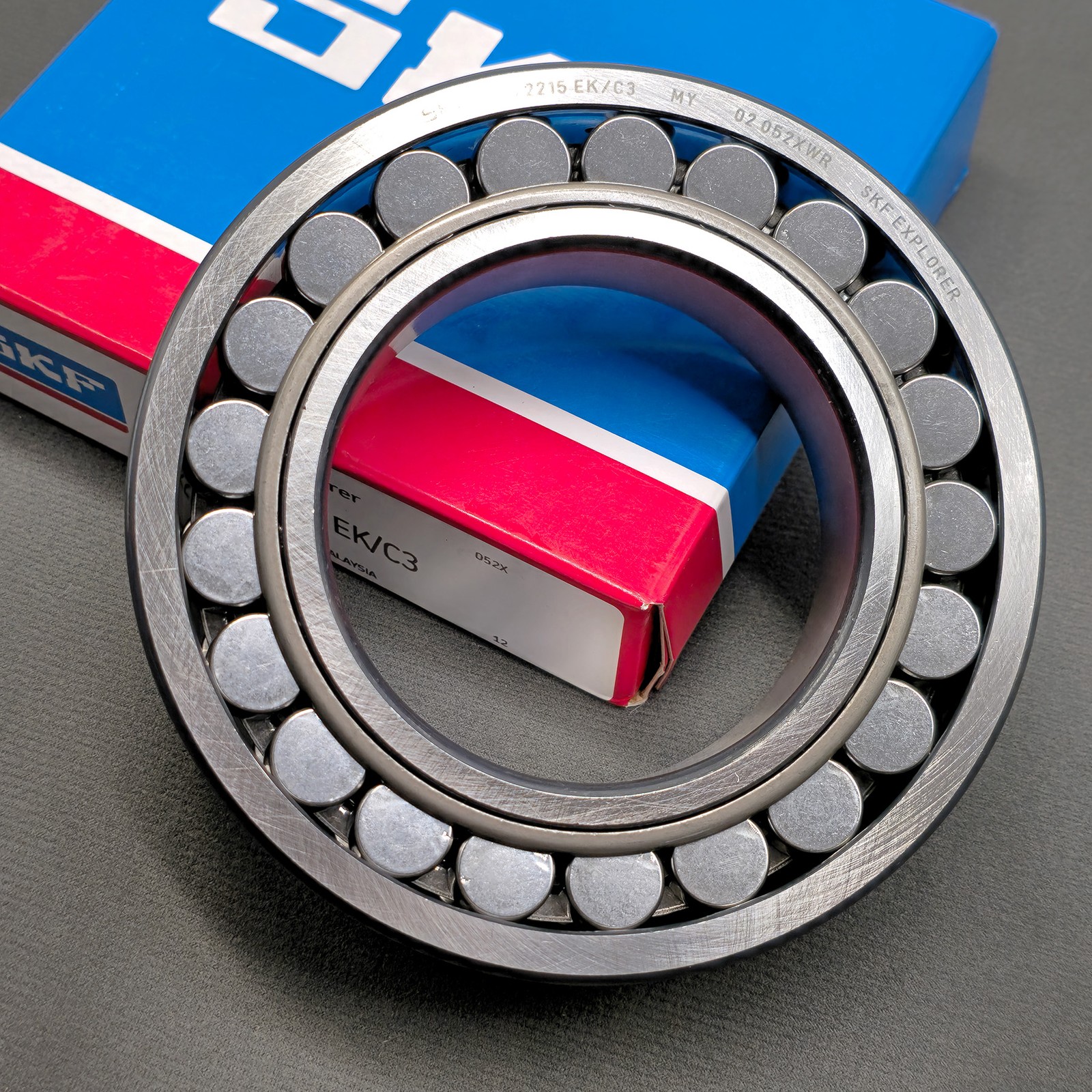 1PCS Spherical Roller Bearing For SKF 22215 EK C3 22215 EK/C3 75x130x31mm NEW
