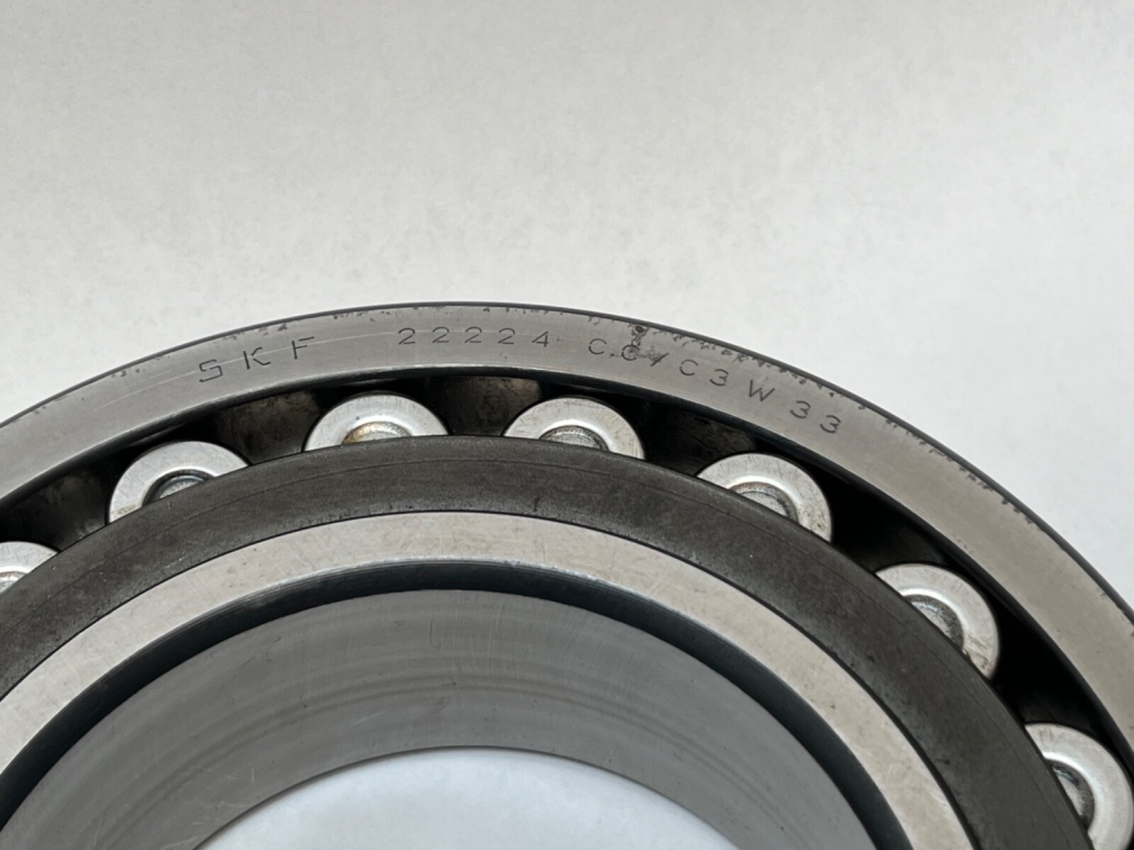 SKF 22224-CC/C3W33 Spherical Bearing 120x215x58 mm 22224-CC-C3-W33 USA