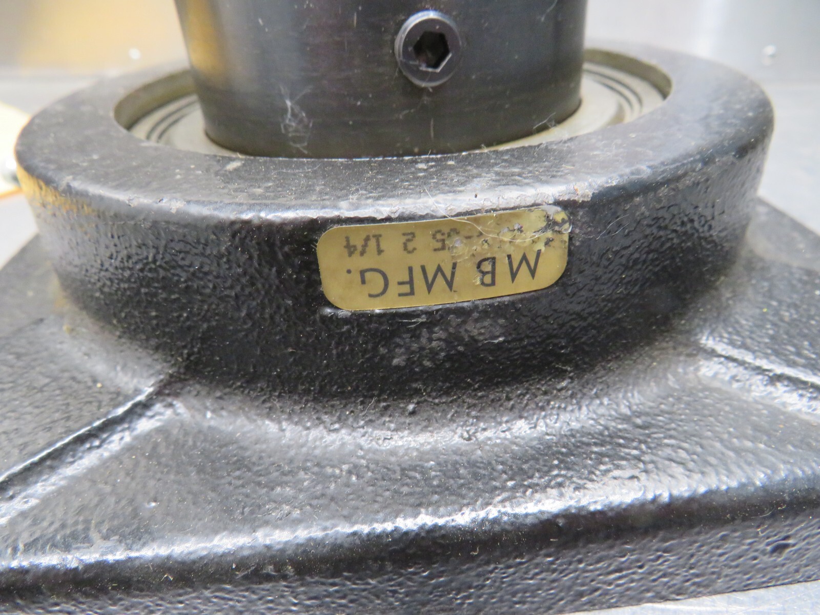 Browning MS-239 Insert 2-7/16″ In MB 4-Bolt Flange Housing