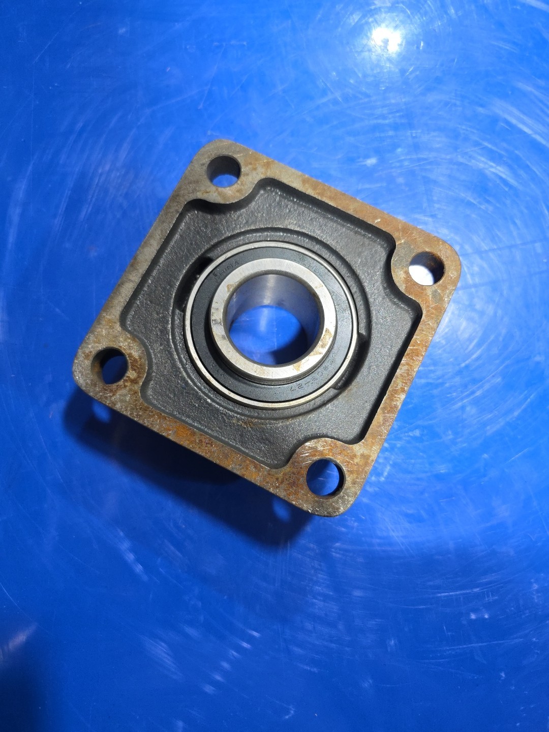 UC209-27 PEER BEARING NEW F209