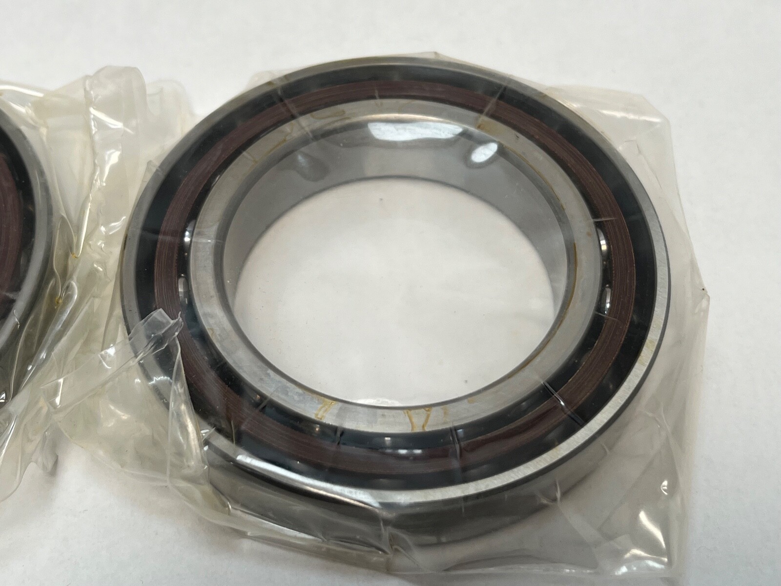 FAG B7012CB.T.P4S.DUM Bearing 60x95x18 mm 7012C B-7012-CB-T-P4S-DUM USA 2 Pcs