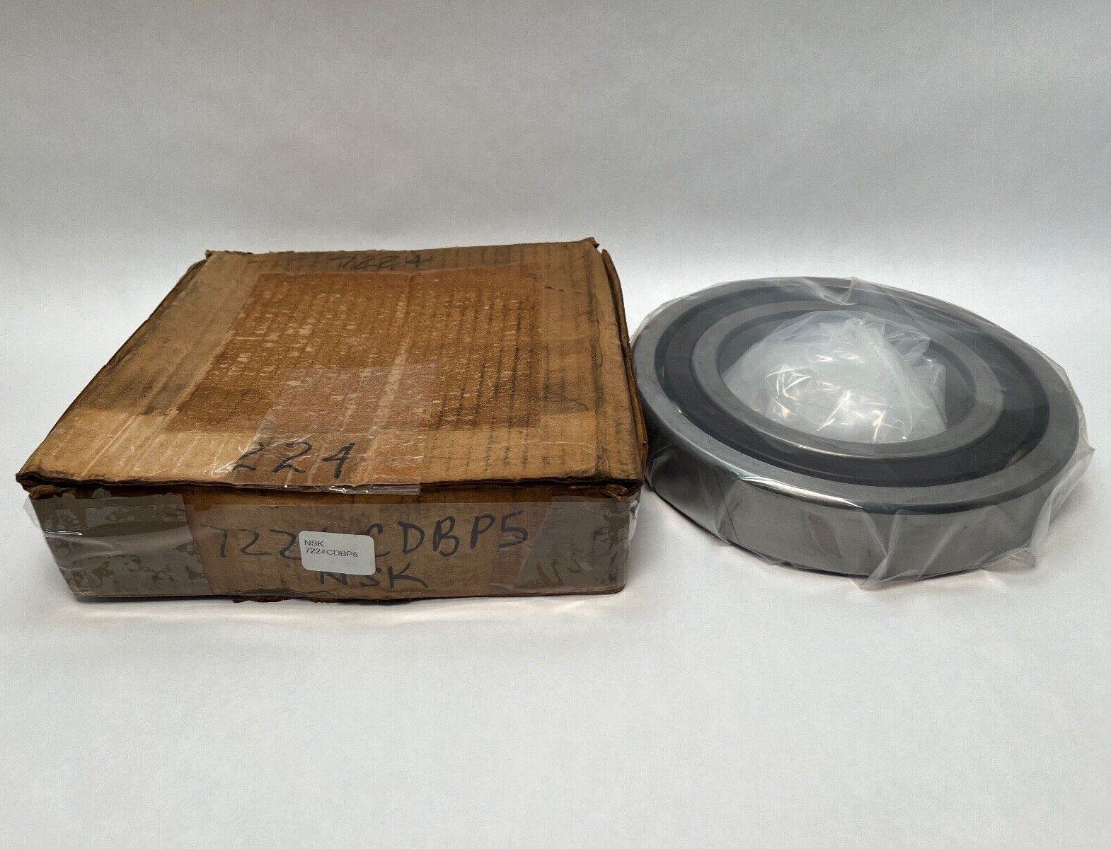 NSK 7224CDBP5-1/2PR Angular Bearing 120x215x40 mm 7224C 7224-C-DB-P5 Japan
