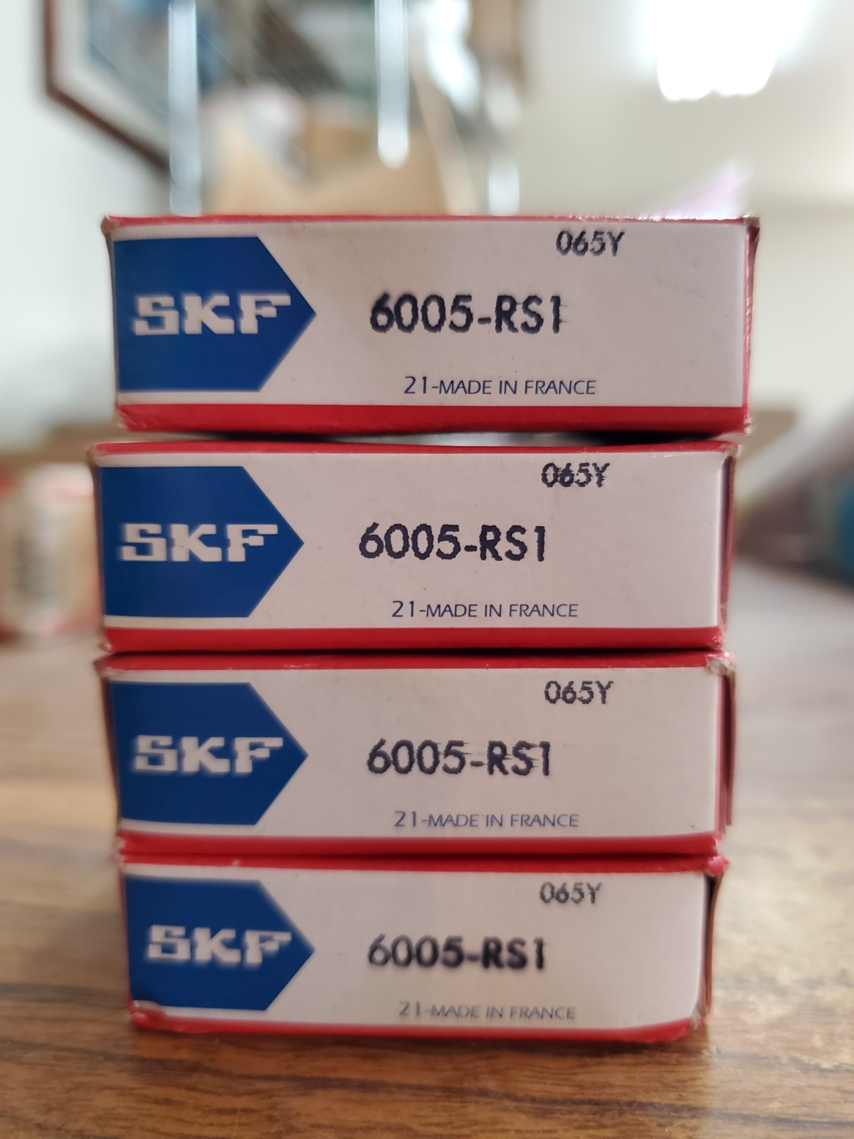 Lot of 4 SKF 6005-RS1 Deep Groove Ball Bearings 25x47x12mm NOS (BRGT1SG)