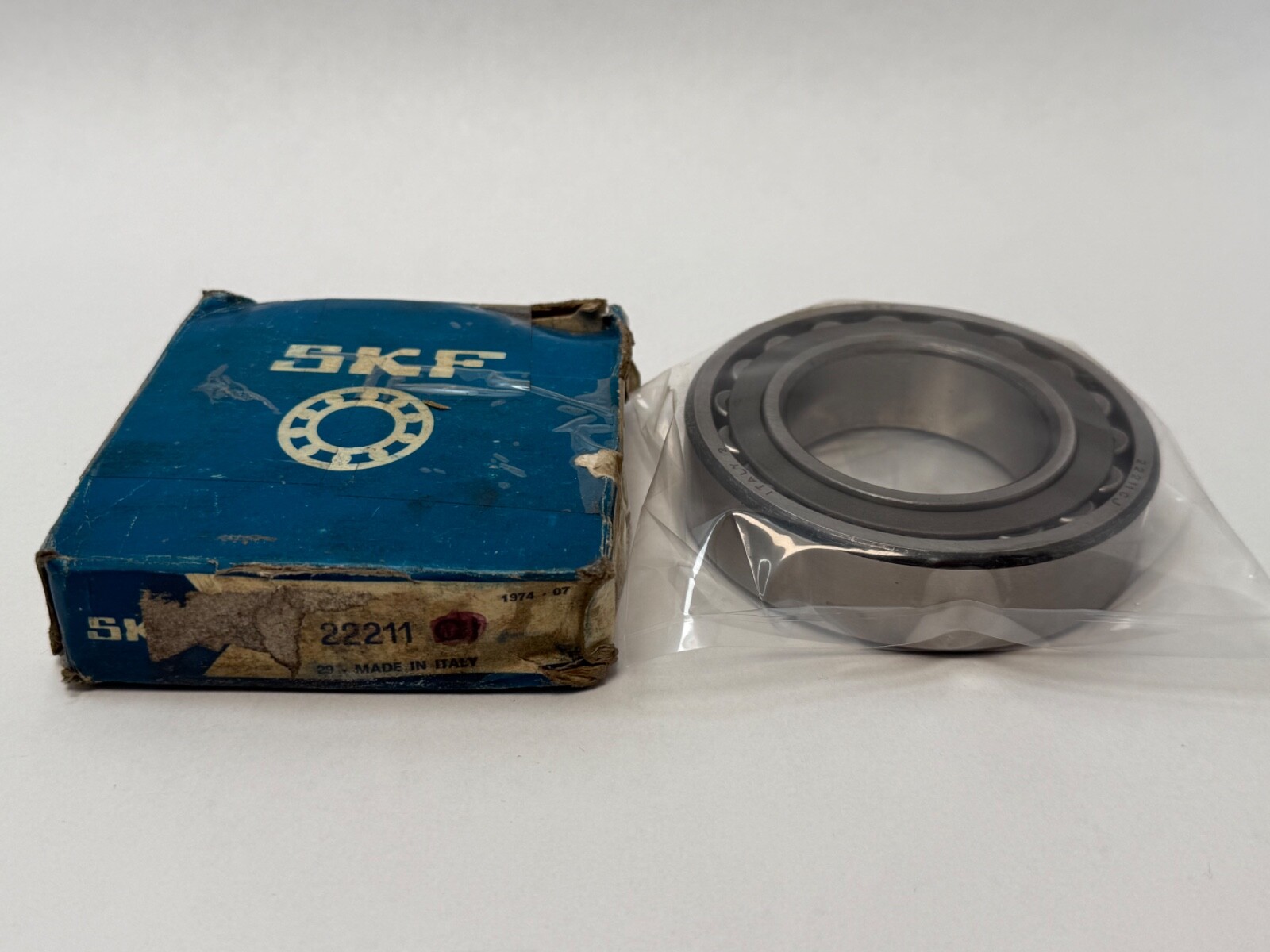 SKF 22211-CJ Spherical Bearing 22211-CJ 22211C 22211CC 55x100x25 mm