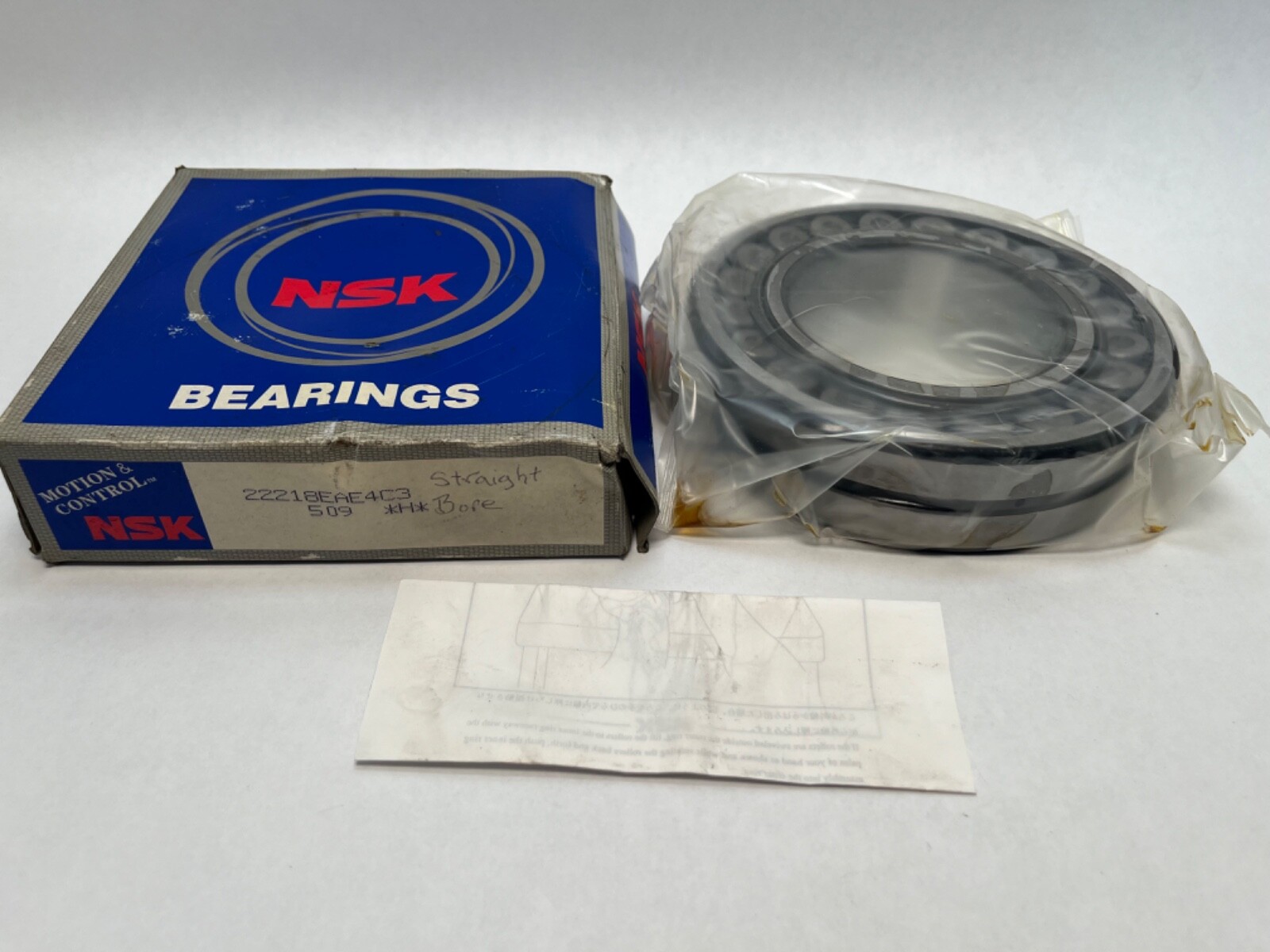 NSK 22218EAE4C3 Bearing 90x160x40 mm 22218E 22218-EA-W33/E4-C3 Japan
