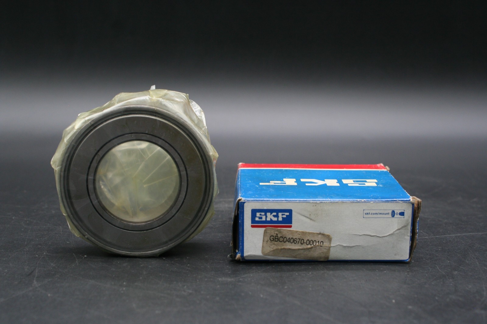 One (1) SKF 5209 E-2Z/C3 Double-Row Angular Contact Ball Bearing USA NEW