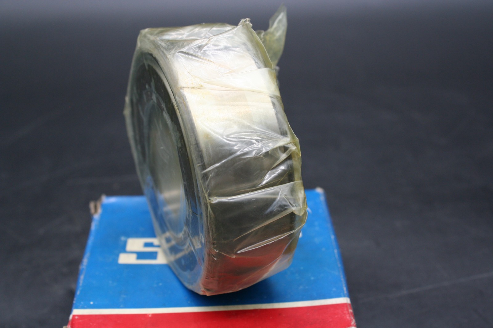 One (1) SKF 5209 E-2Z/C3 Double-Row Angular Contact Ball Bearing USA NEW