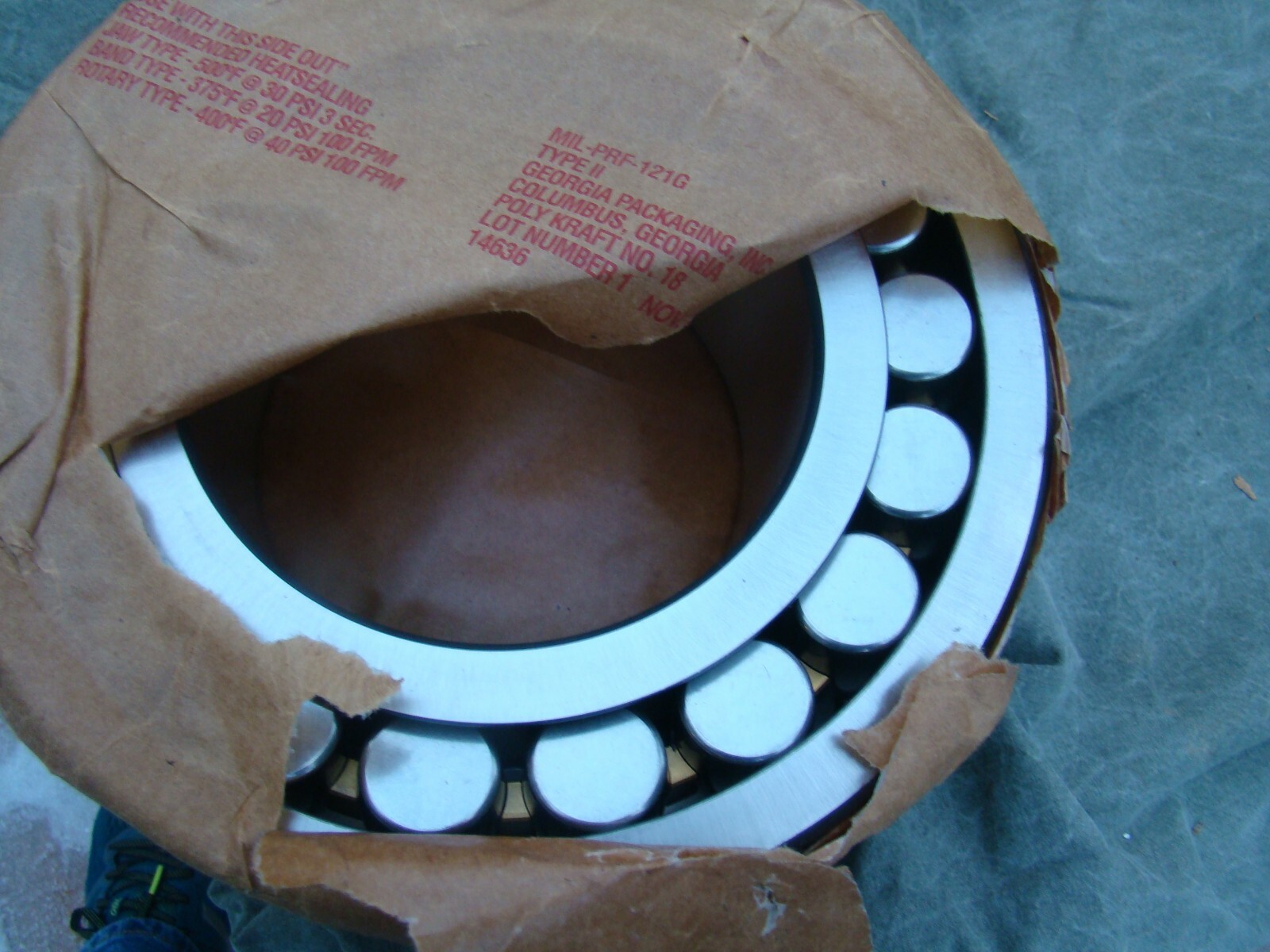 SELF-ALIGNING ROLLER BEARING NSN: 3110-00-833-8531, MS17133-47 New