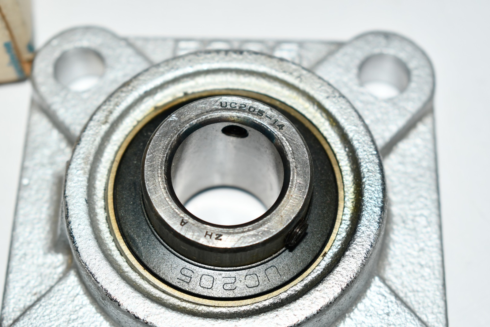 AMI Bearings UCF205-14NP Flange-Mount Ball Bearing Unit – 7/8 in Bore, 4-Bolt Fl