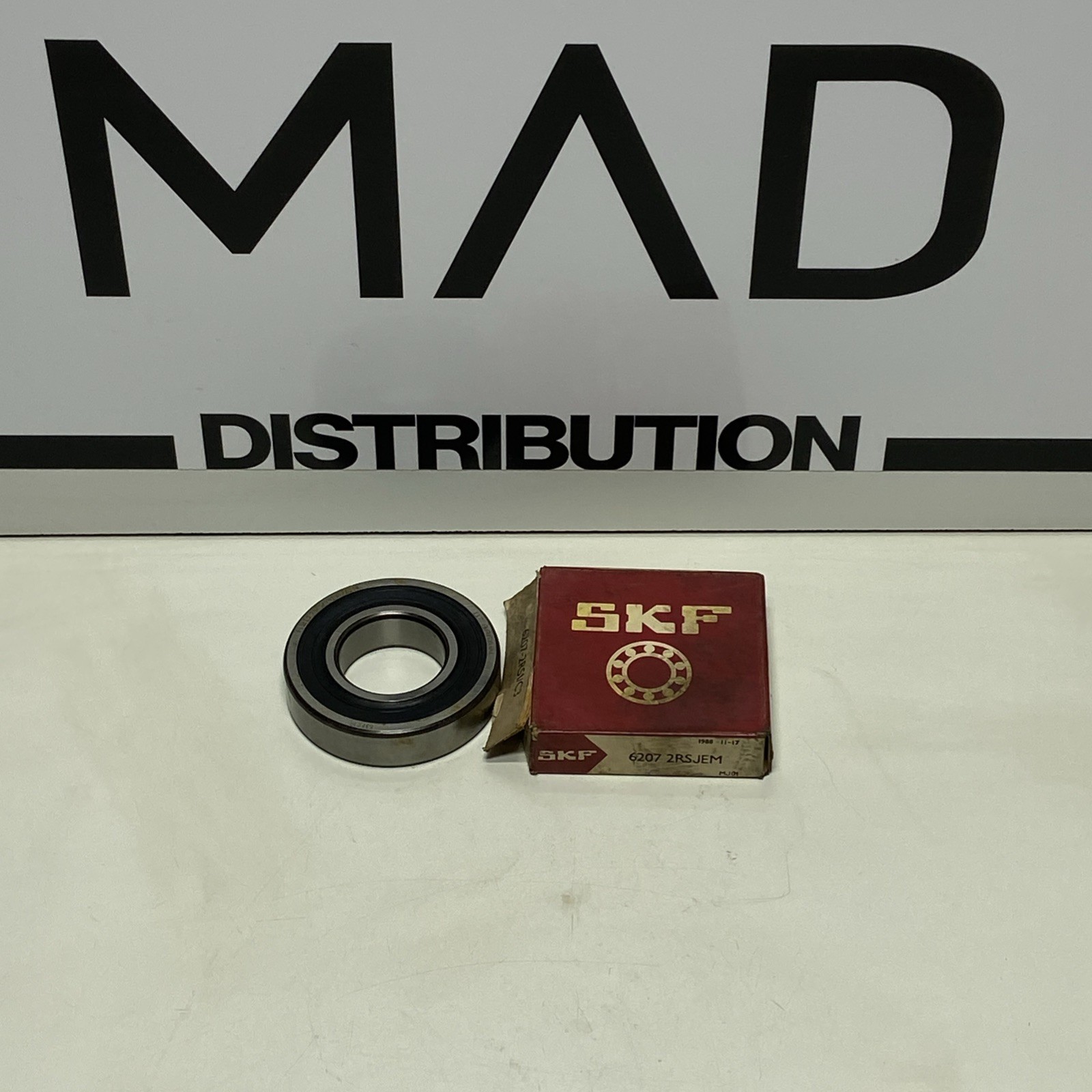 SKF 6207 2RS JEM 35mm x 72mm x 17mm Sealed Bearing 62072RSJEM