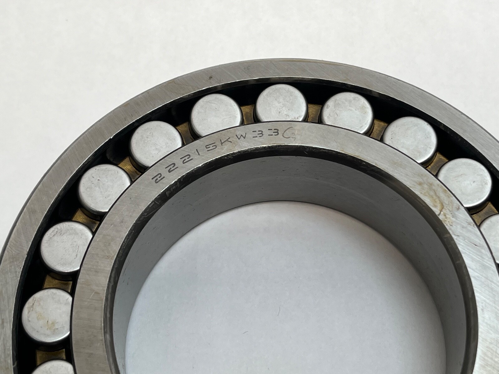 OCM 22215KMBW33 Spherical Bearing 75x130x31 mm 22215-K-MB-CO-W33