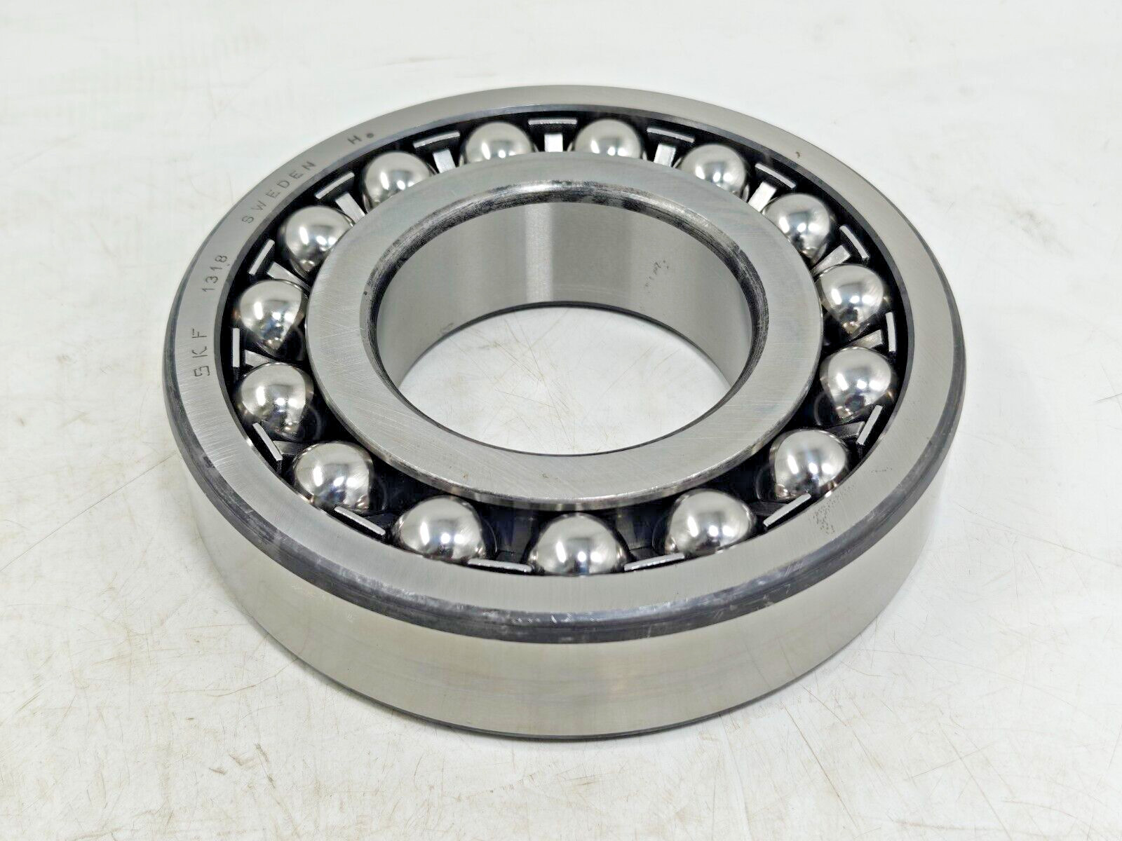 1318 SKF Self-Aligning Ball Bearing 90x190x43 mm SKF 1318 Sweden