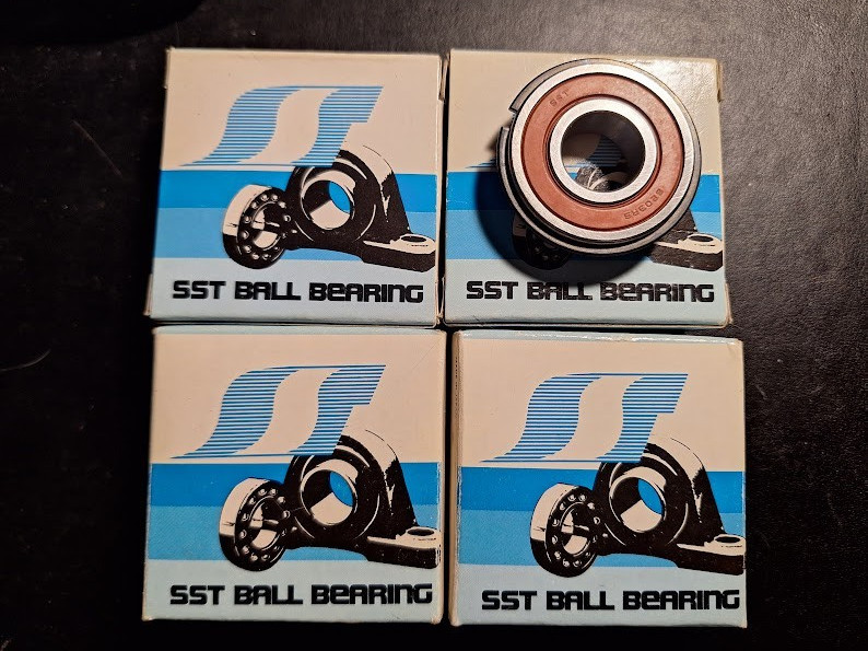 (5) 6203-2RSNR Snap Ring Premium Ball Bearings NOS Made in Japan not china