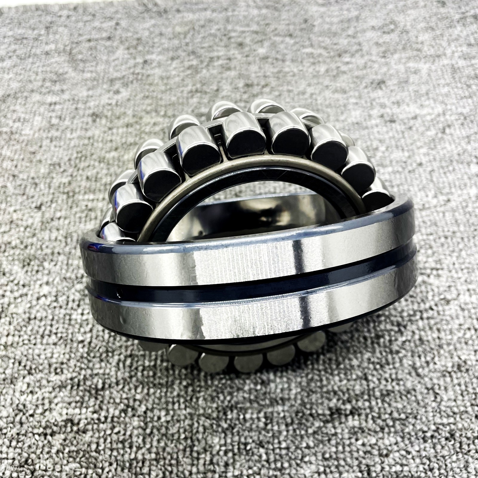 NEW 22215 E C3 SPHERICAL ROLLER BEARING FITS FOR SKF 75x130x31 (mm)