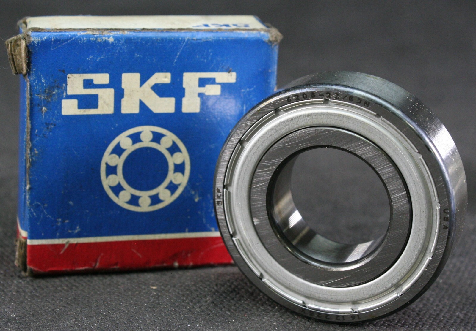 One (1) SKF 6205-2Z/GJN Deep Groove Bearing 25 MM ID USA NEW