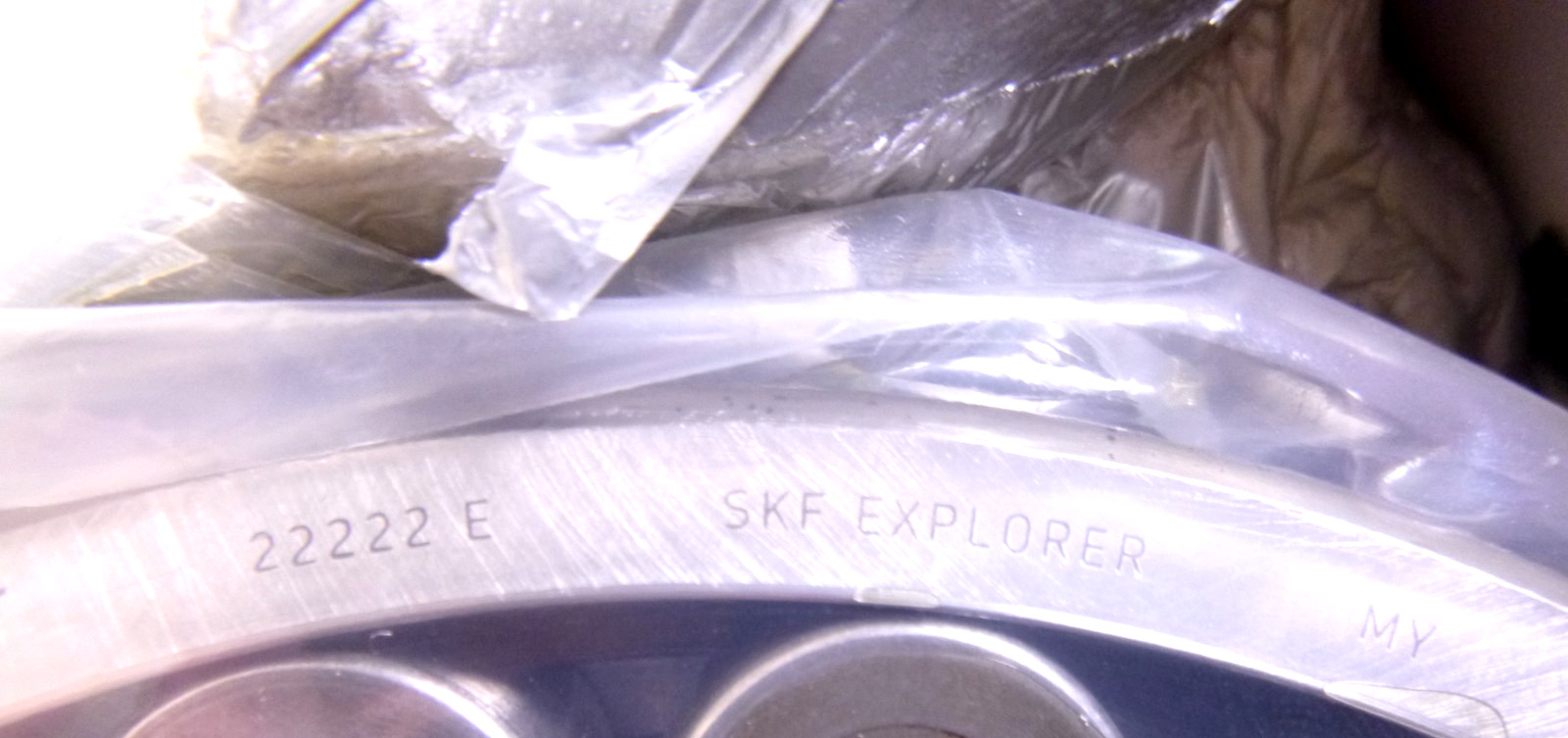 New SKF Explorer 22222 E SPHERICAL ROLLER BEARING