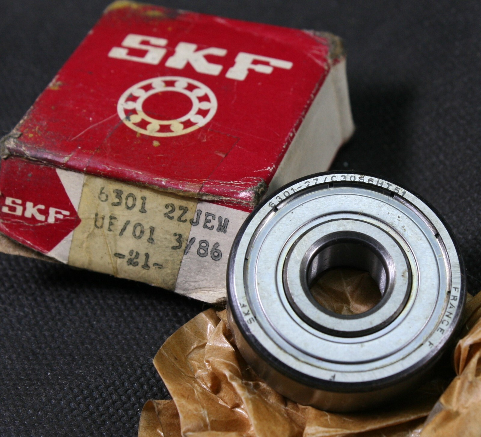 One (1) SKF 6301 2ZJEM UE/01 Deep Groove Ball Bearing 12MM ID France NEW